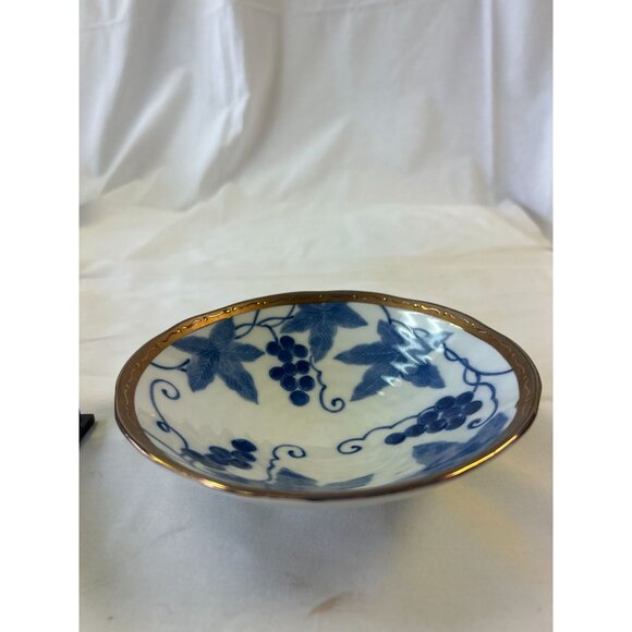 Vintage Blue & White Porcelain Bowl With Gold Rim Grapevine Design - Picture 1 of 2